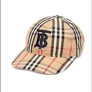 Burberry TB Monogram Vintage Check Baseball Cap Condition: 9/10 Size: Medium